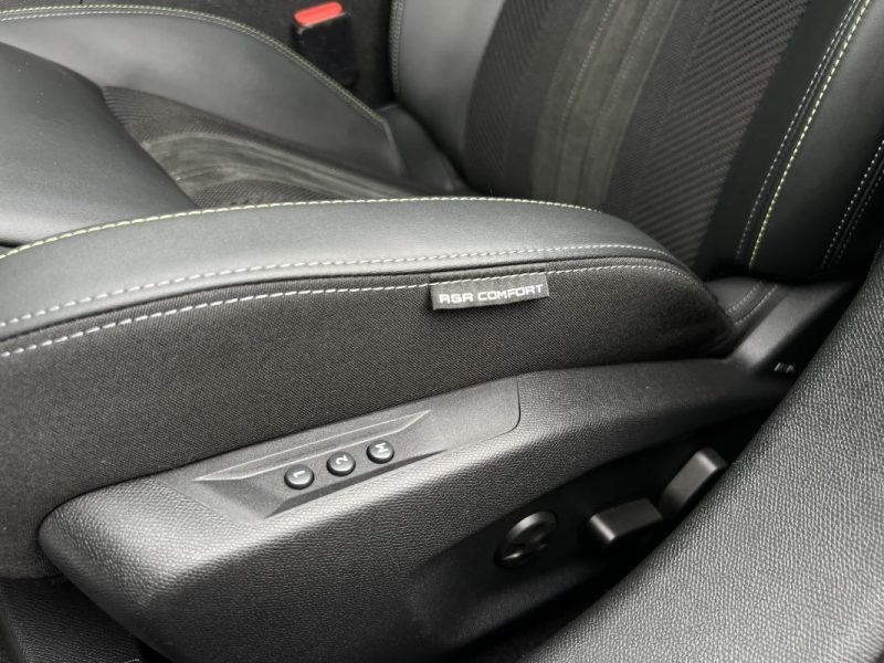 PEUGEOT 308 III GT 1.2 130 Cv ETA8 COCKPIT 3D APPLE CARPLAY & ANDROID CRIT AIR 1  - GARANTIE 1 AN