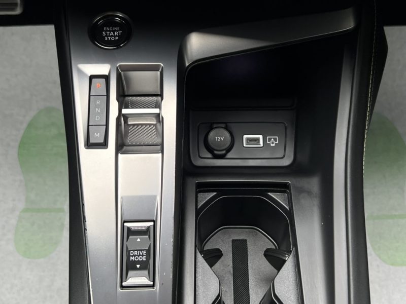 PEUGEOT 308 III GT 1.2 130 Cv ETA8 COCKPIT 3D APPLE CARPLAY & ANDROID CRIT AIR 1  - GARANTIE 1 AN