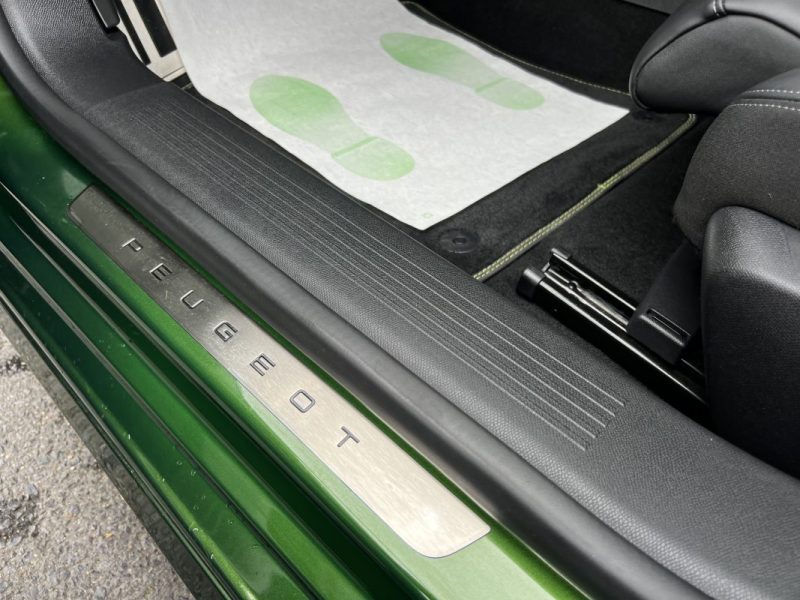 PEUGEOT 308 III GT 1.2 130 Cv ETA8 COCKPIT 3D APPLE CARPLAY & ANDROID CRIT AIR 1  - GARANTIE 1 AN