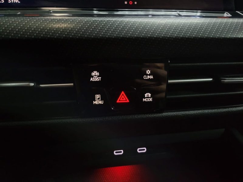 VOLKSWAGEN GOLF 2.0 TDI SCR R-Line 1st DSG7 150ch