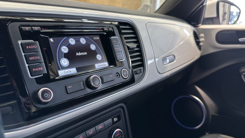 Volkswagen New Beetle Coccinelle 1.6 TDI 135ch - Configuration Showroom - Système son Fender