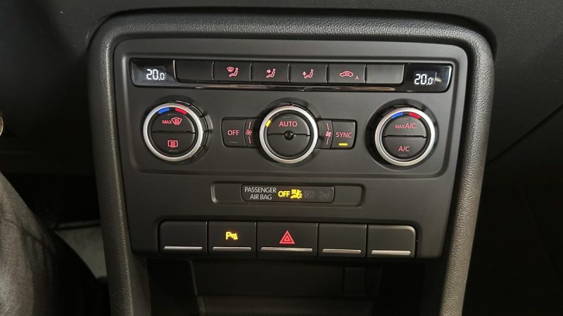 Volkswagen New Beetle Coccinelle 1.6 TDI 135ch - Configuration Showroom - Système son Fender