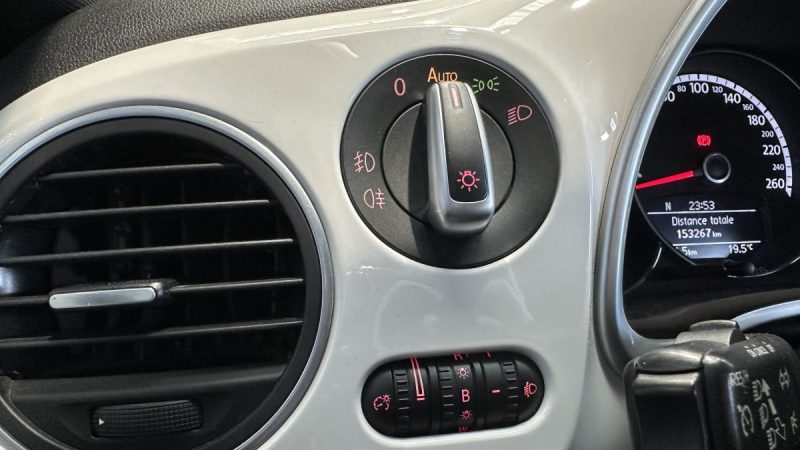 Volkswagen New Beetle Coccinelle 1.6 TDI 135ch - Configuration Showroom - Système son Fender