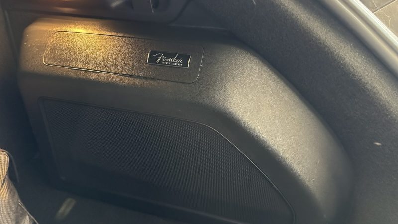 Volkswagen New Beetle Coccinelle 1.6 TDI 135ch - Configuration Showroom - Système son Fender