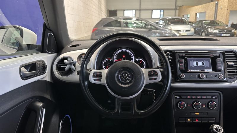 Volkswagen New Beetle Coccinelle 1.6 TDI 135ch - Configuration Showroom - Système son Fender