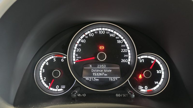 Volkswagen New Beetle Coccinelle 1.6 TDI 135ch - Configuration Showroom - Système son Fender