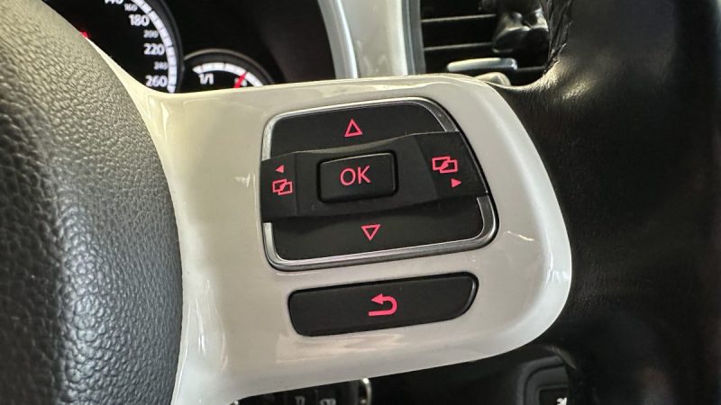 Volkswagen New Beetle Coccinelle 1.6 TDI 135ch - Configuration Showroom - Système son Fender