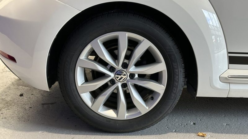 Volkswagen New Beetle Coccinelle 1.6 TDI 135ch - Configuration Showroom - Système son Fender