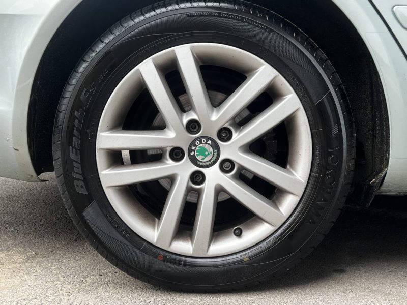 SKODA OCTAVIA 1.6 TDI 105CV CARPLAY CAMÉRA DE RECUL