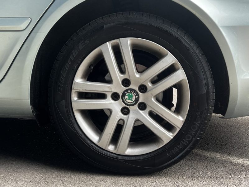 SKODA OCTAVIA 1.6 TDI 105CV CARPLAY CAMÉRA DE RECUL