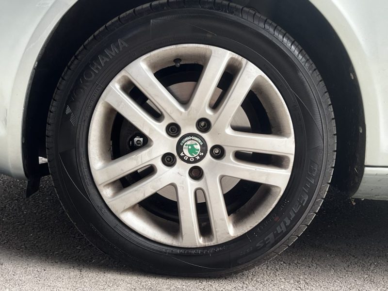 SKODA OCTAVIA 1.6 TDI 105CV CARPLAY CAMÉRA DE RECUL