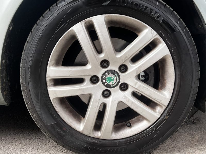 SKODA OCTAVIA 1.6 TDI 105CV CARPLAY CAMÉRA DE RECUL