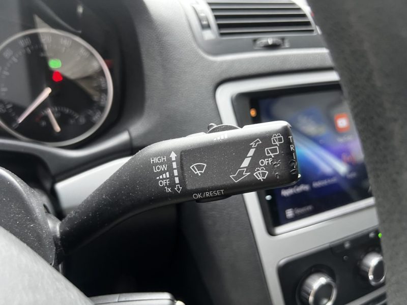 SKODA OCTAVIA 1.6 TDI 105CV CARPLAY CAMÉRA DE RECUL