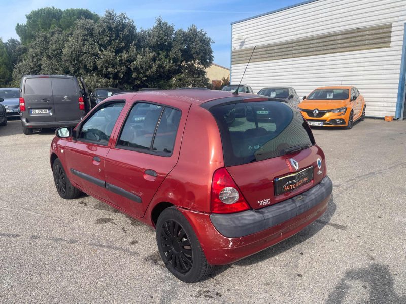 RENAULT Clio II 1.2 16v 75ch Confort Pack Clim Authentique 5p 108MKM