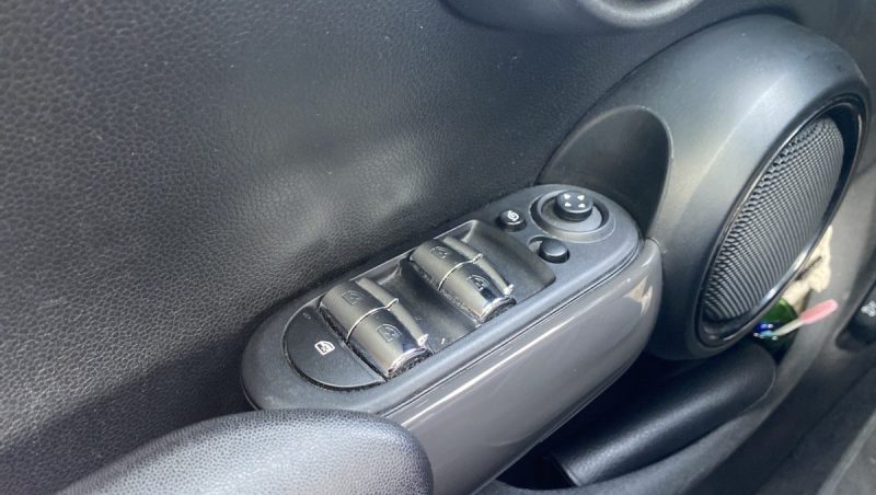 MINI COOPER 1.5 L 136 ch BlackFriars BVA, Toit ouvrant