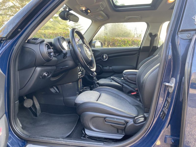 MINI COOPER 1.5 L 136 ch BlackFriars BVA, Toit ouvrant