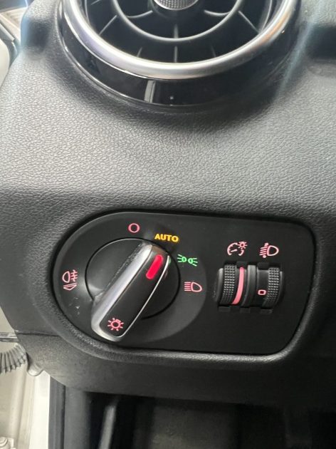 AUDI A1  SPORTBACK PHASE 2 1.0 TFSI 82CH (8XA, 8XF) 0001