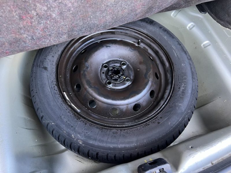 DACIA LOGAN 1.4 Mpi 75 - FRAIS MECANIQUES A PREVOIR / VENTE EN ETAT - BIEN LIRE L ANNONCE