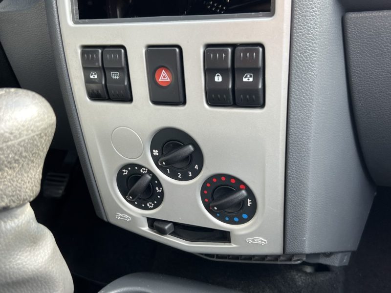 DACIA LOGAN 1.4 Mpi 75 - FRAIS MECANIQUES A PREVOIR / VENTE EN ETAT - BIEN LIRE L ANNONCE