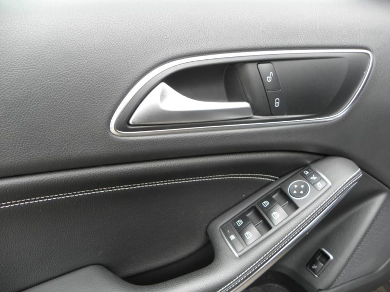 MERCEDES GLA 200 155 CH SENSATION 7G-DCT 2016