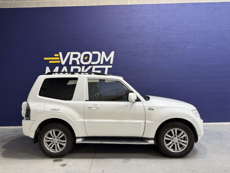 MITSUBISHI PAJERO 3.2 DI-D 200 30TH ANNIVERSARY BVA / SUIVI D'ENTRETIEN 