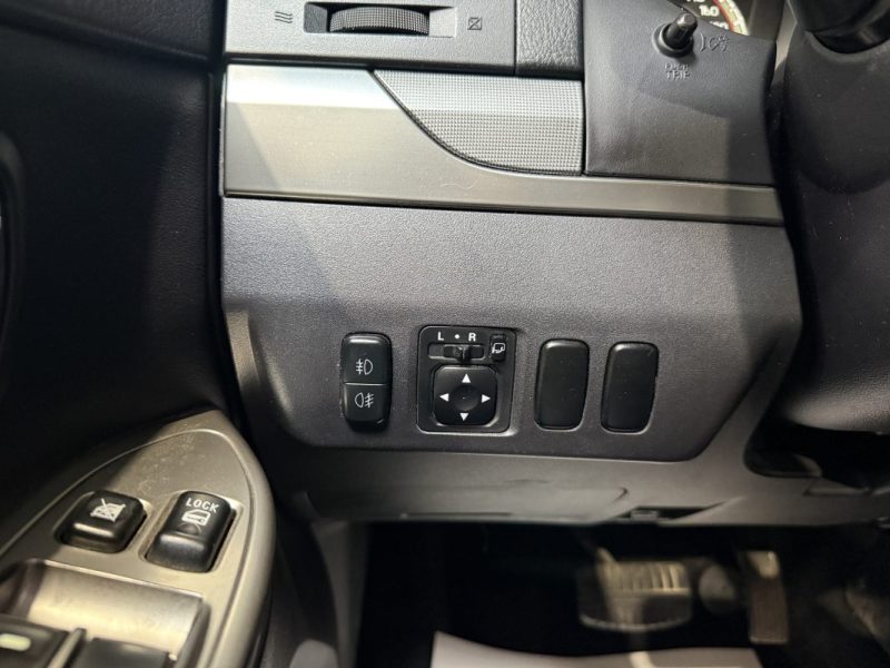 MITSUBISHI PAJERO 3.2 DI-D 200 30TH ANNIVERSARY BVA / SUIVI D'ENTRETIEN 