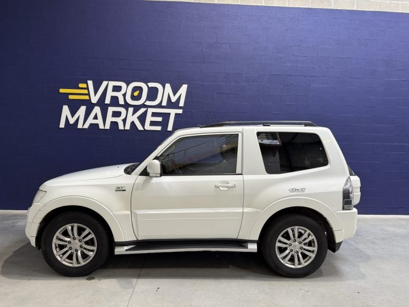 MITSUBISHI PAJERO 3.2 DI-D 200 30TH ANNIVERSARY BVA / SUIVI D'ENTRETIEN 