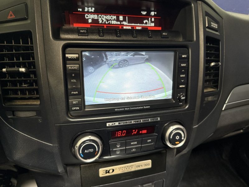 MITSUBISHI PAJERO 3.2 DI-D 200 30TH ANNIVERSARY BVA / SUIVI D'ENTRETIEN 