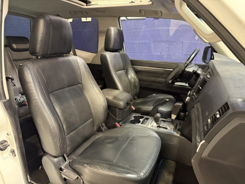 MITSUBISHI PAJERO 3.2 DI-D 200 30TH ANNIVERSARY BVA / SUIVI D'ENTRETIEN 