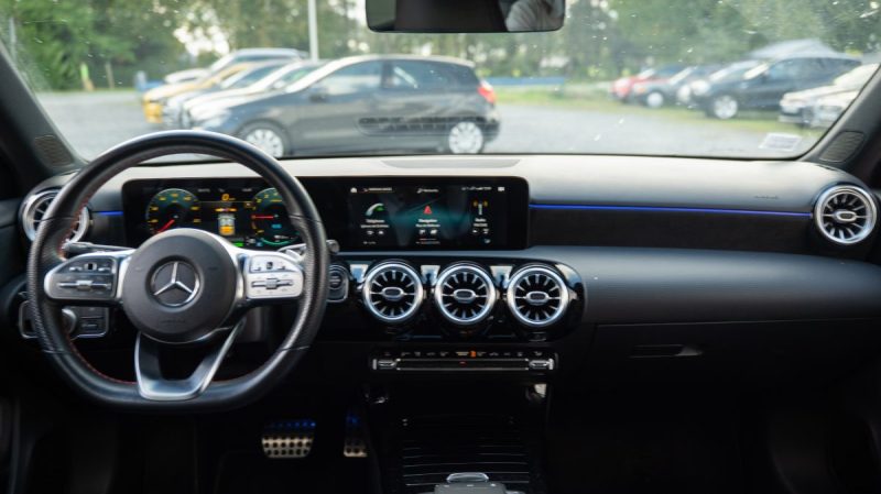 MERCEDES CLASSE A 250E  218Cv AMG LINE 8G-DCT