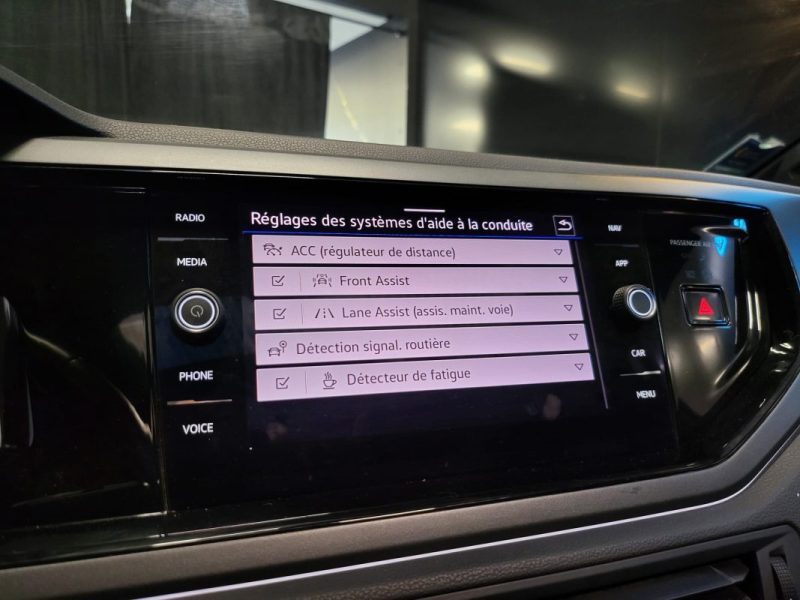 VOLKSWAGEN POLO R LINE 1.0 TSI 95ch / TOIT OUVRANT + APPLE CARPLAY + CAMERA /