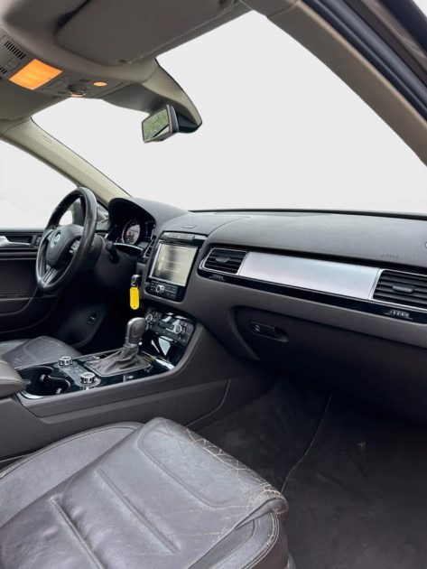 VOLKSWAGEN TOUAREG 3.0 V6 TDI 240CH CARAT EDITION TIPTRONIC 