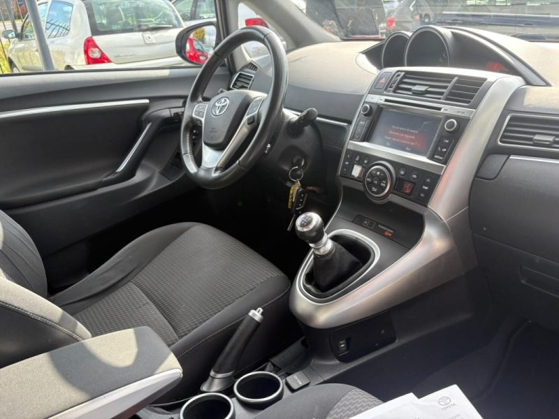 TOYOTA VERSO 112 D-4D  DYNAMIC 🚗 Kit Distribution - Embrayage ✅ - 4 pneus neufs - Révision faites ✅