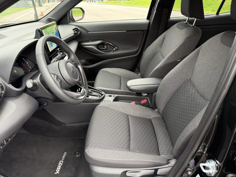 TOYOTA YARIS CROSS HYBRIDE 130H 2WD DESIGN 
