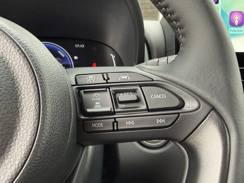 TOYOTA YARIS CROSS HYBRIDE 130H 2WD DESIGN 