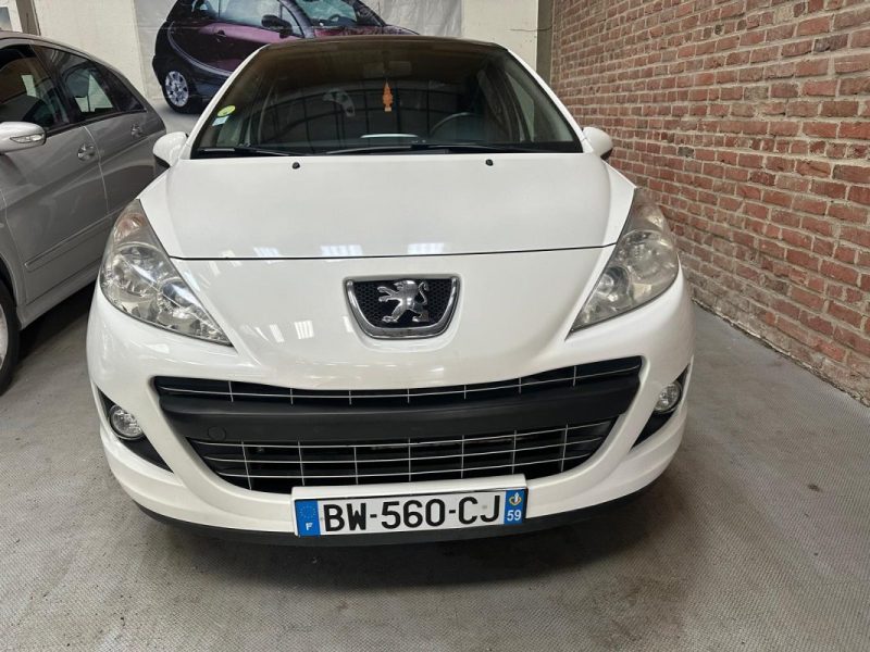 PEUGEOT 207 1.4 HDI 70 64 2011
