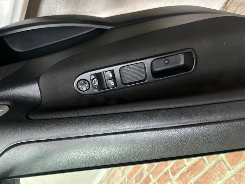 PEUGEOT 207 1.4 HDI 70 64 2011