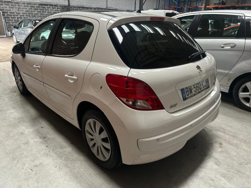 PEUGEOT 207 1.4 HDI 70 64 2011