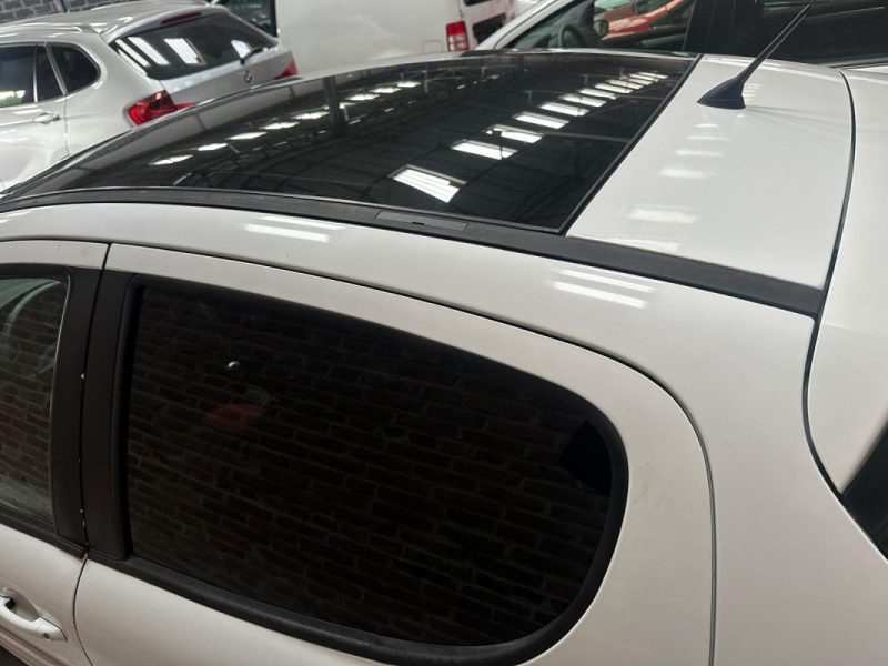 PEUGEOT 207 1.4 HDI 70 64 2011