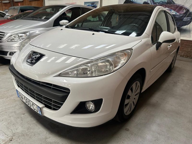 PEUGEOT 207 1.4 HDI 70 64 2011