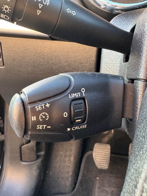 PEUGEOT 207 1.6 HDI 90CH 3 PORTES 2009