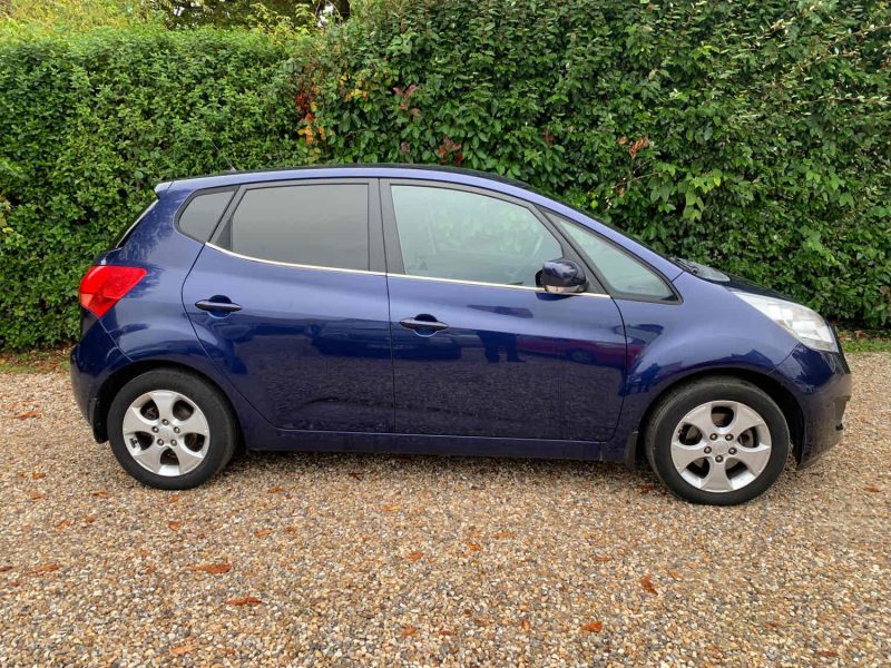 KIA VENGA 1.6 CRDI PREMIUM 2010 1.6 CRDI PREMIUM