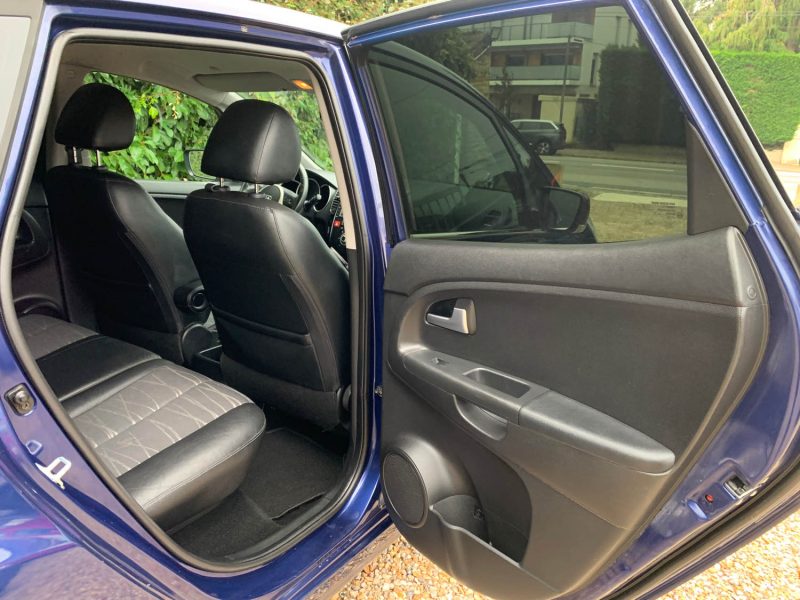 KIA VENGA 1.6 CRDI PREMIUM 2010 1.6 CRDI PREMIUM