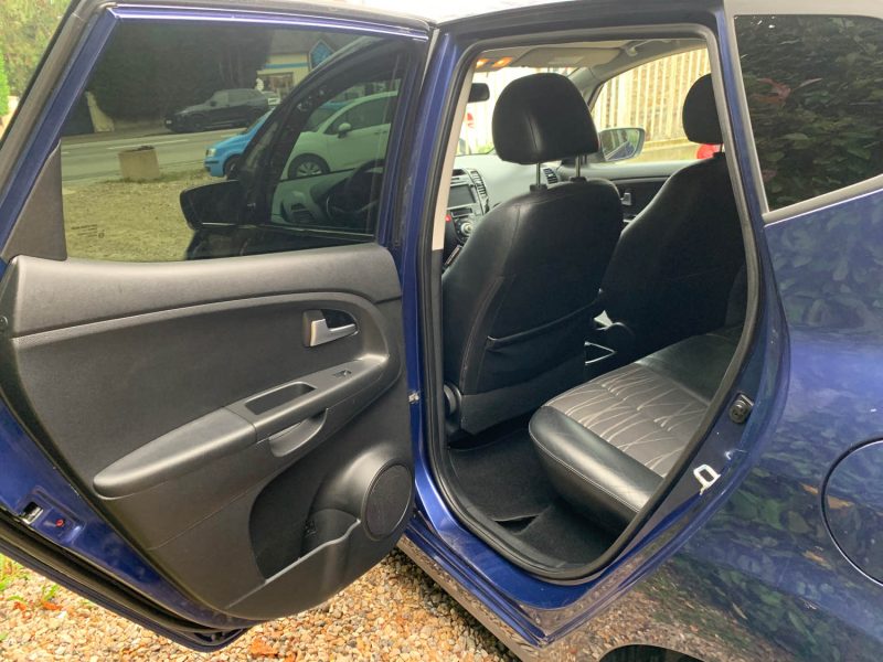 KIA VENGA 1.6 CRDI PREMIUM 2010 1.6 CRDI PREMIUM