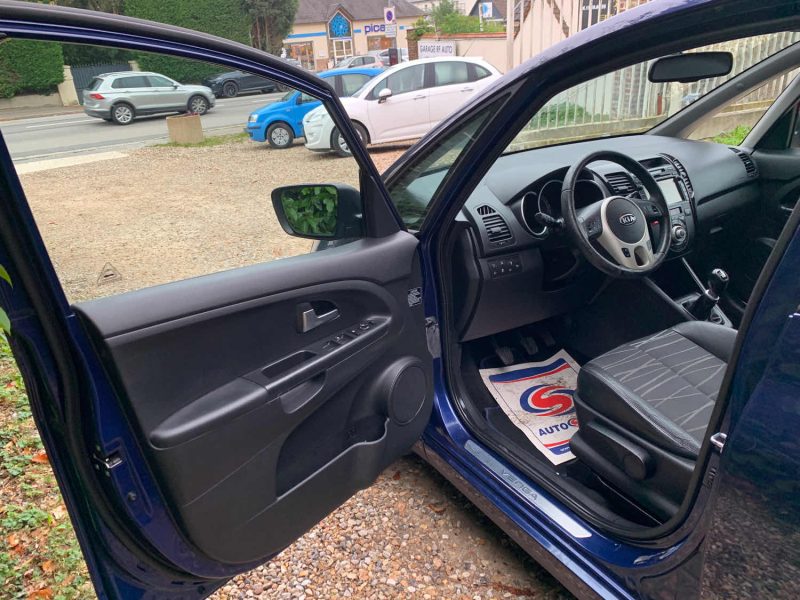 KIA VENGA 1.6 CRDI PREMIUM 2010 1.6 CRDI PREMIUM