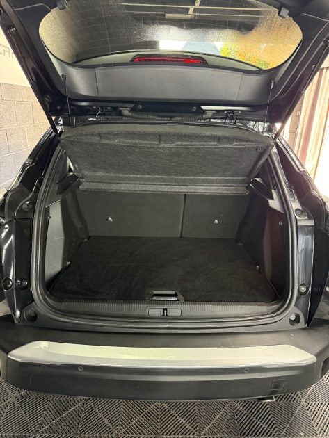 PEUGEOT 2008 II 1.5 BLUEHDI 130 ALLURE