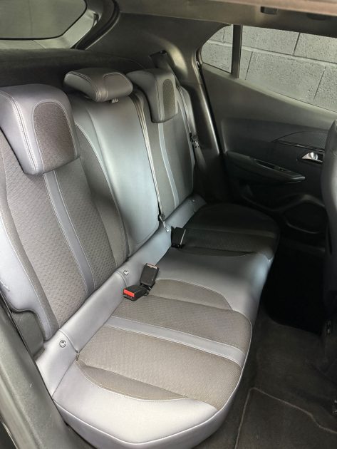 PEUGEOT 2008 II 1.5 BLUEHDI 130 ALLURE