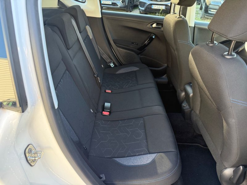 PEUGEOT 2008 1.2 Turbo 110ch E6.c Signature S&S 5cv 74MKM