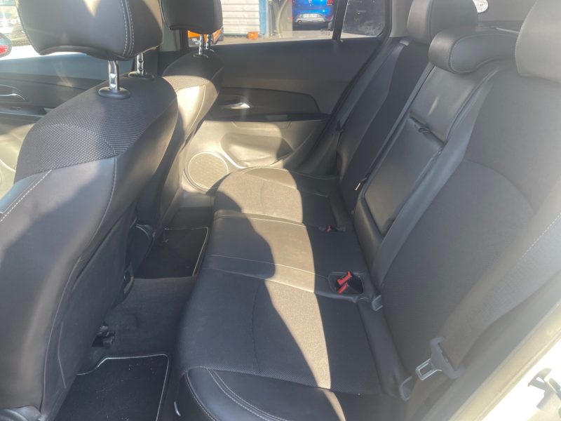 CHEVROLET CRUZE SW 1.7 VCDI 131CH LTZ S&S 159MKM