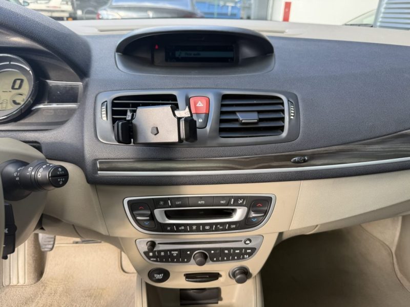 RENAULT MEGANE COUPÉ 1.4 TCE 131CV PRIVILÈGE 